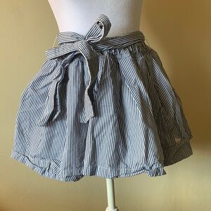 Abercrombie & Fitch blue & white striped skirt with belt accent. Size S.